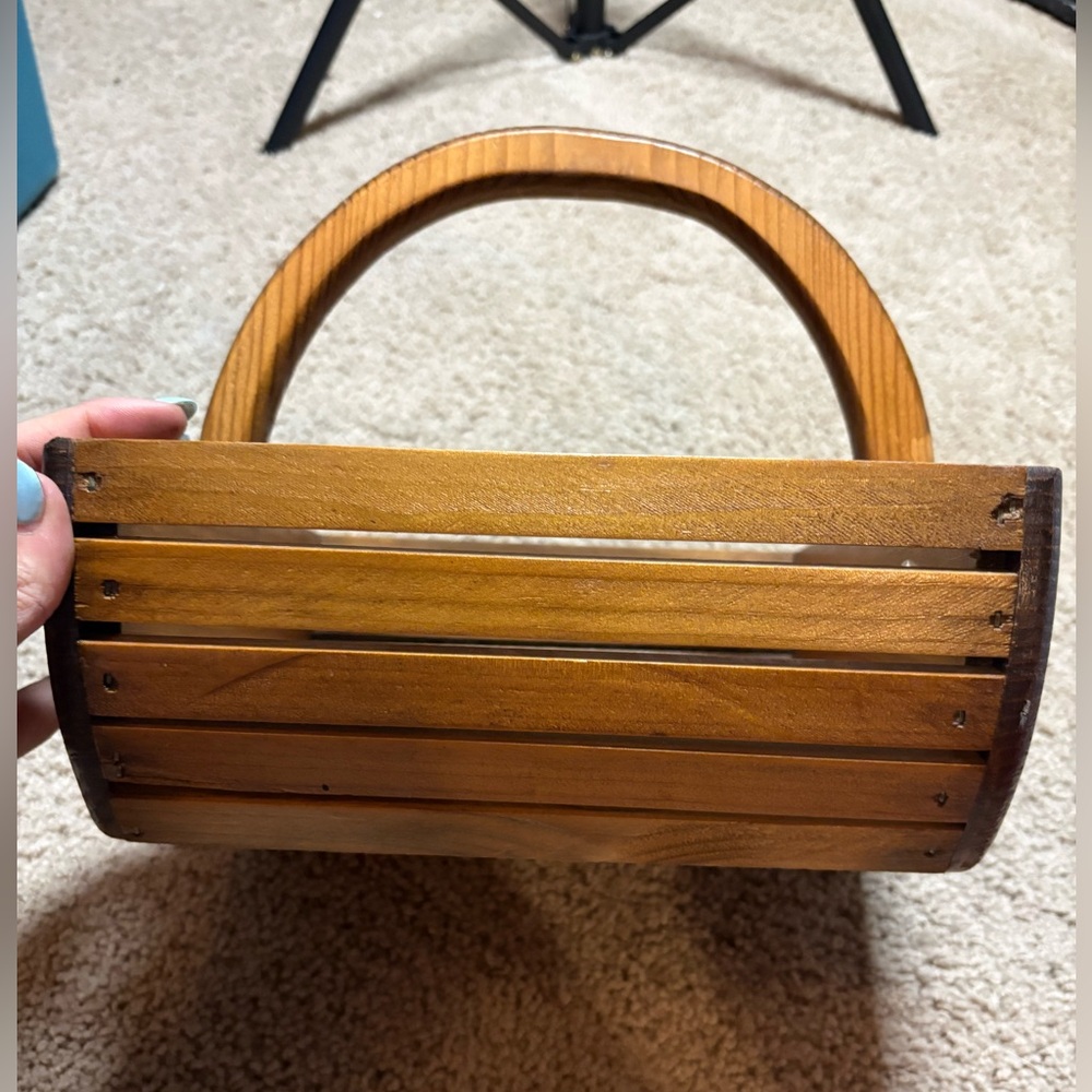 vintage wooden rustic basket from the 1980s w/heart-shaped design with a handle - Picture 2 of 10